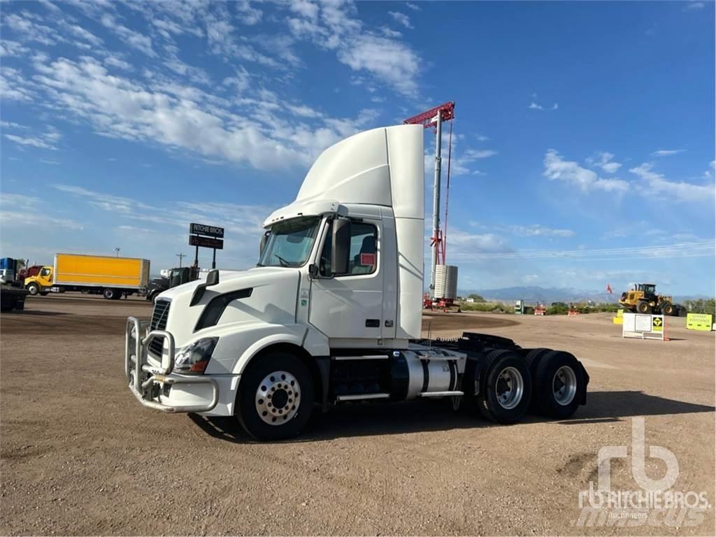 Volvo VNL300 Nyergesvontatók