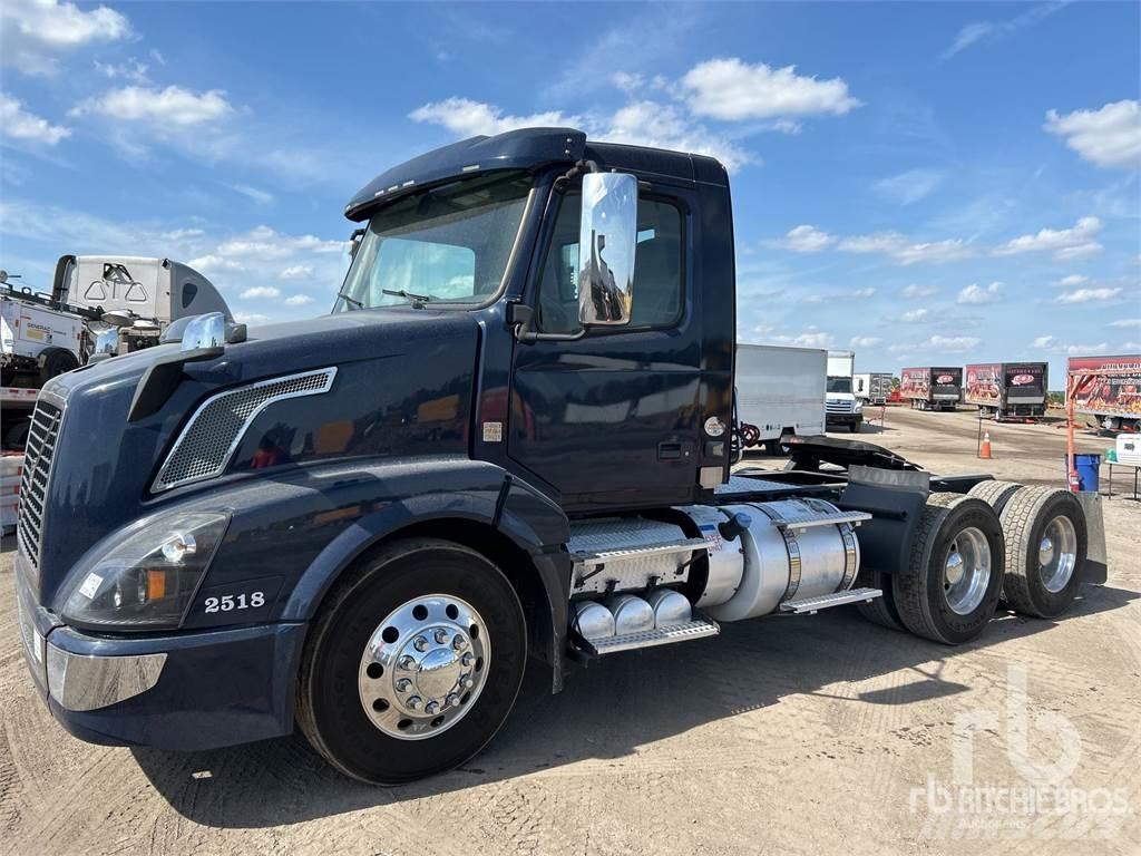 Volvo VNL300 Nyergesvontatók