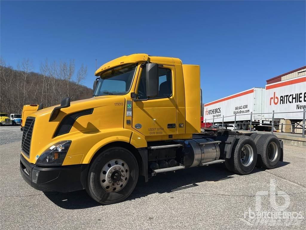 Volvo VNL300 Nyergesvontatók