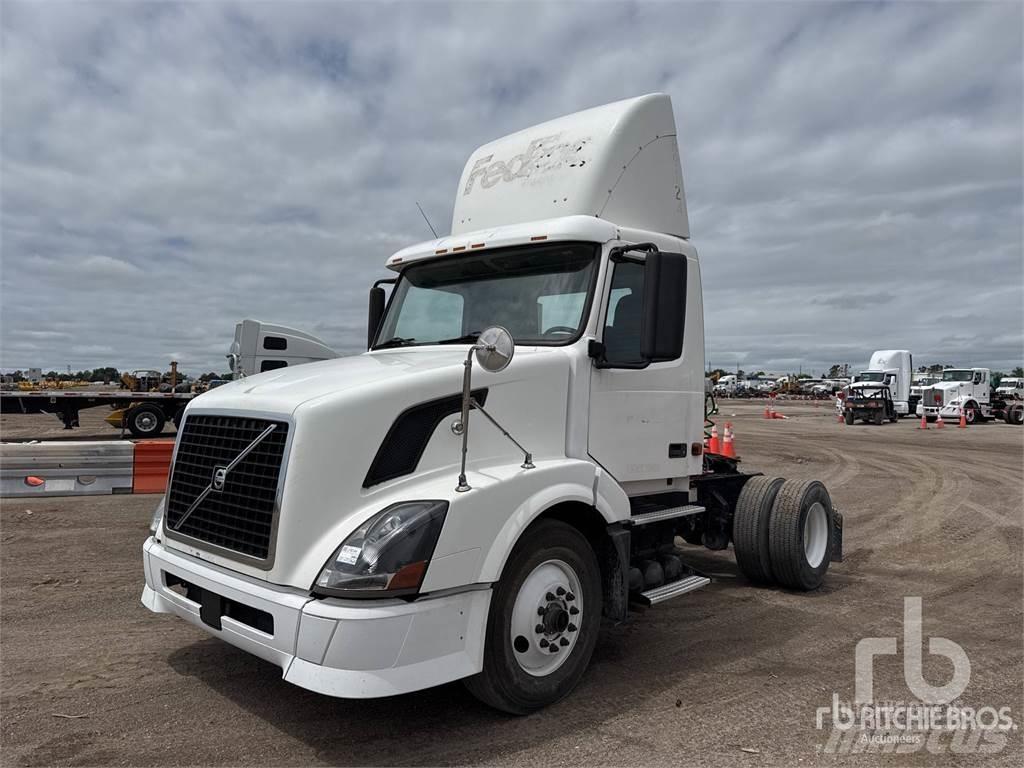 Volvo VNL300 Nyergesvontatók