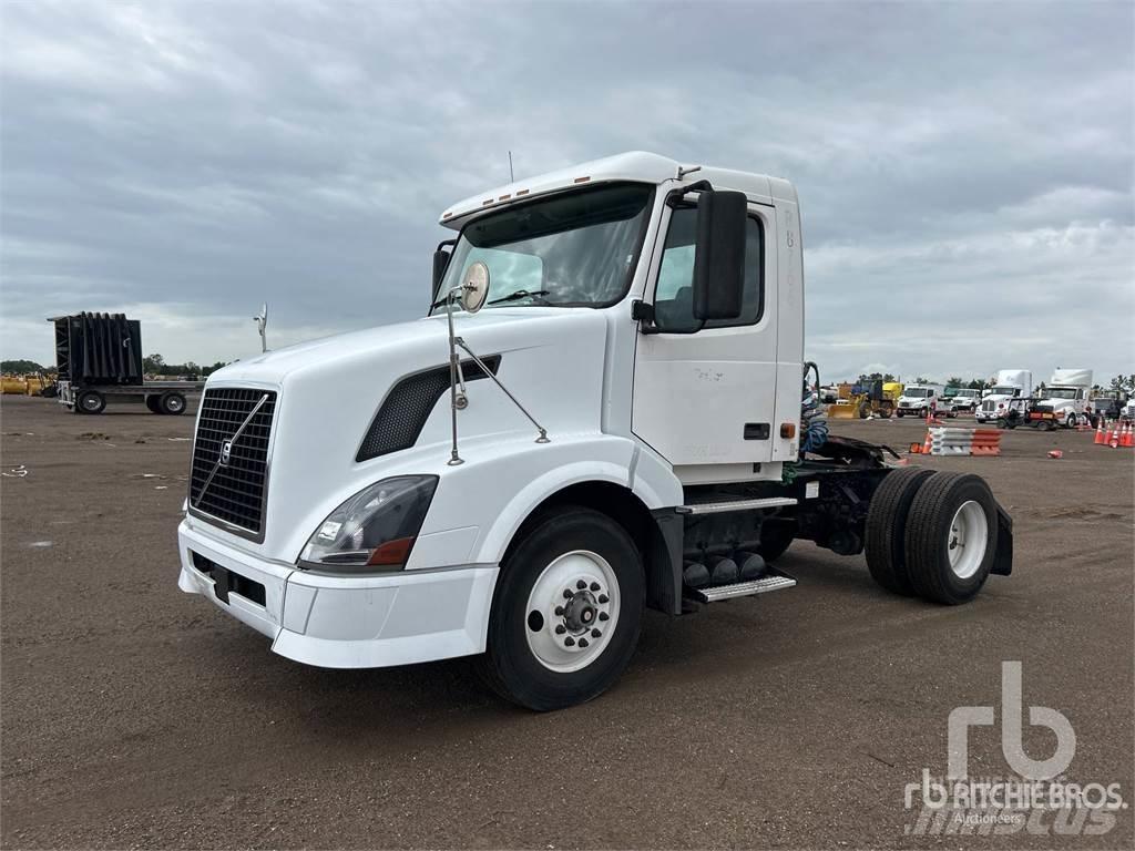 Volvo VNL300 Nyergesvontatók