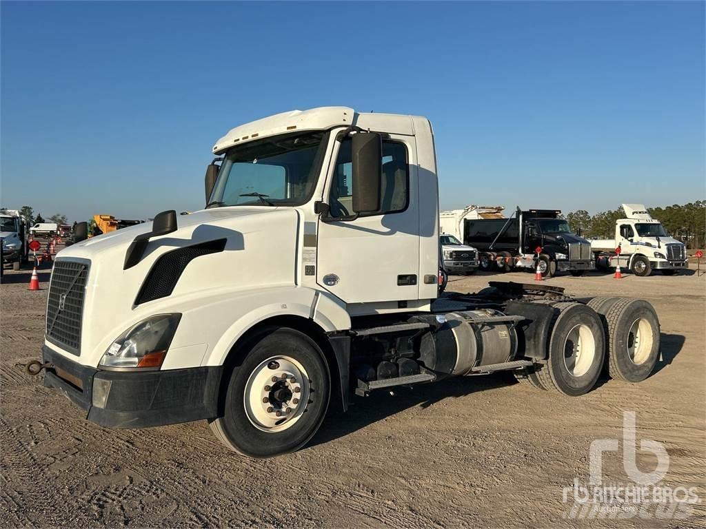 Volvo VNL300 Nyergesvontatók