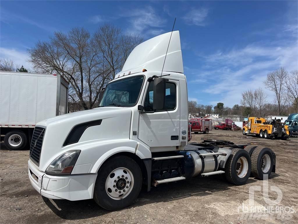 Volvo VNL300 Nyergesvontatók