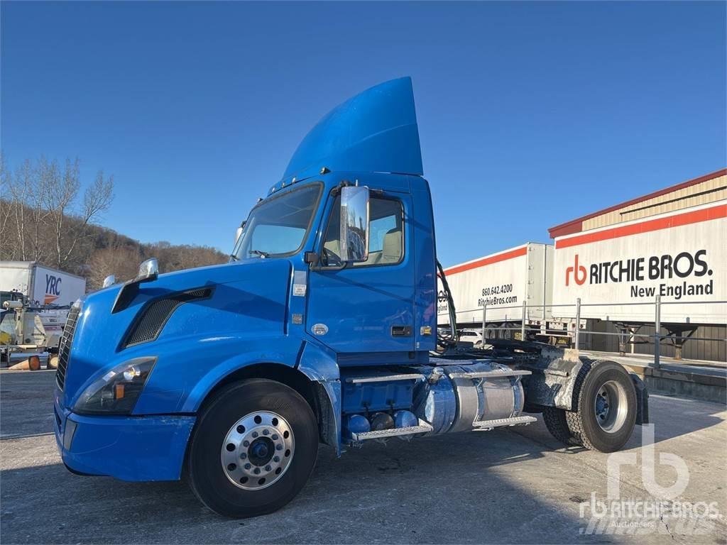 Volvo VNL300 Nyergesvontatók