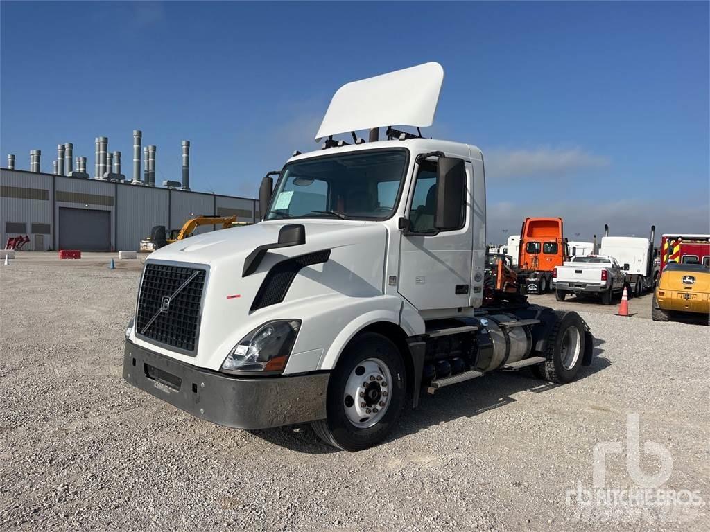 Volvo VNL300 Nyergesvontatók