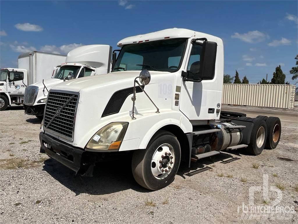 Volvo VNL300 Nyergesvontatók