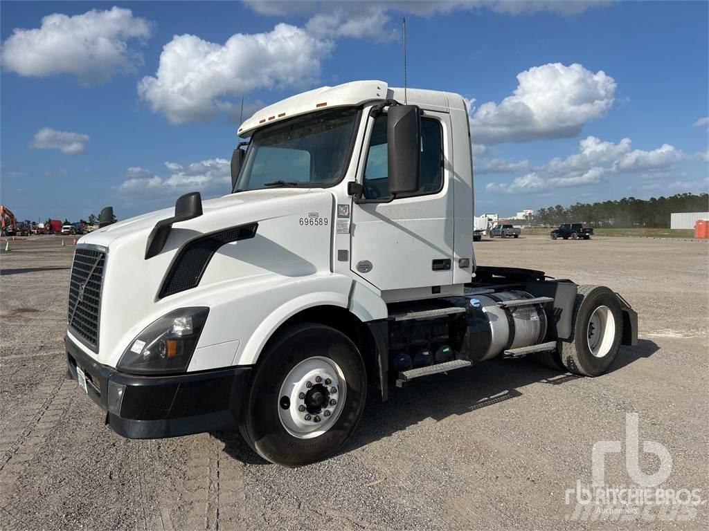 Volvo VNL300 Nyergesvontatók
