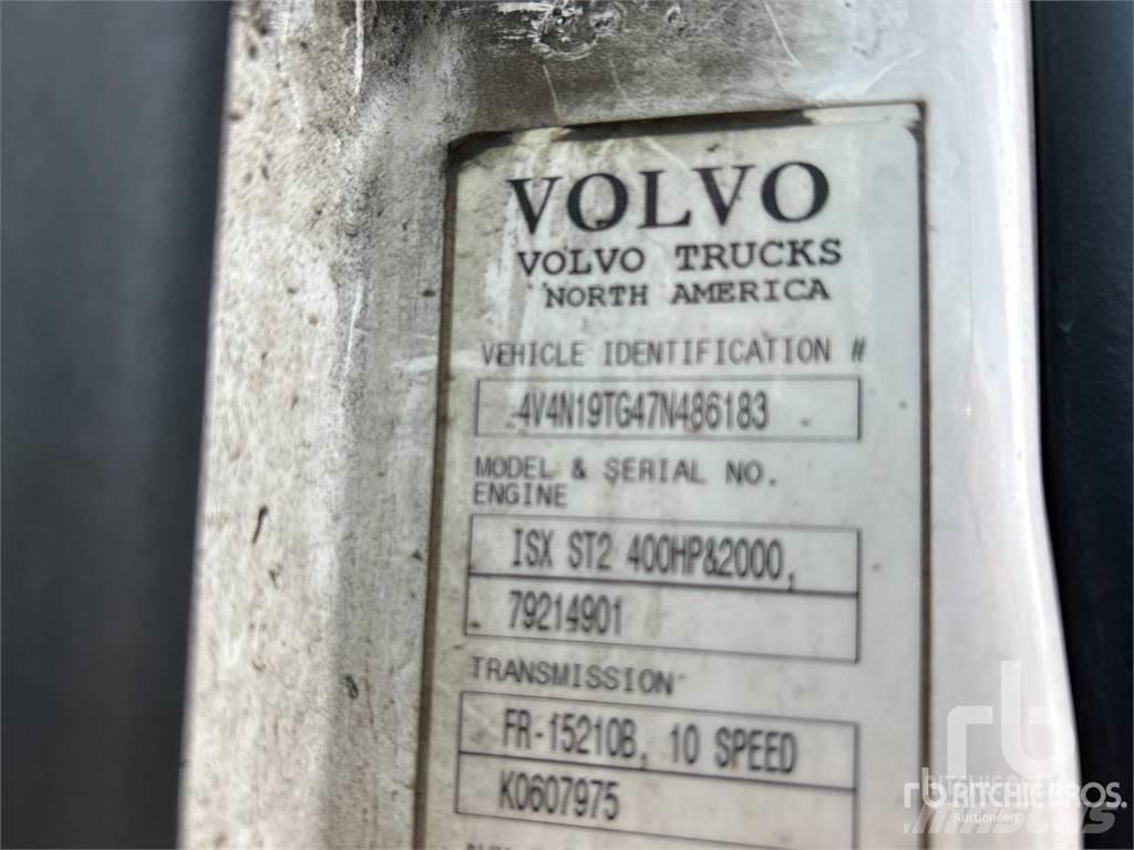 Volvo VNL42T Nyergesvontatók