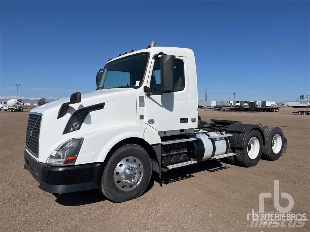 Volvo VNL64300 Nyergesvontatók