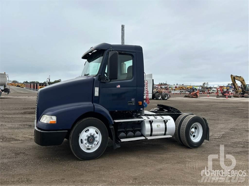 Volvo VNM200 Nyergesvontatók