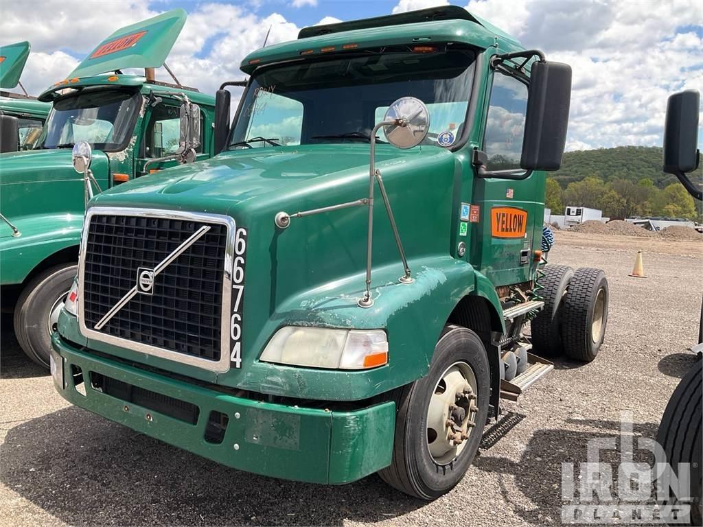 Volvo VNM200 Nyergesvontatók