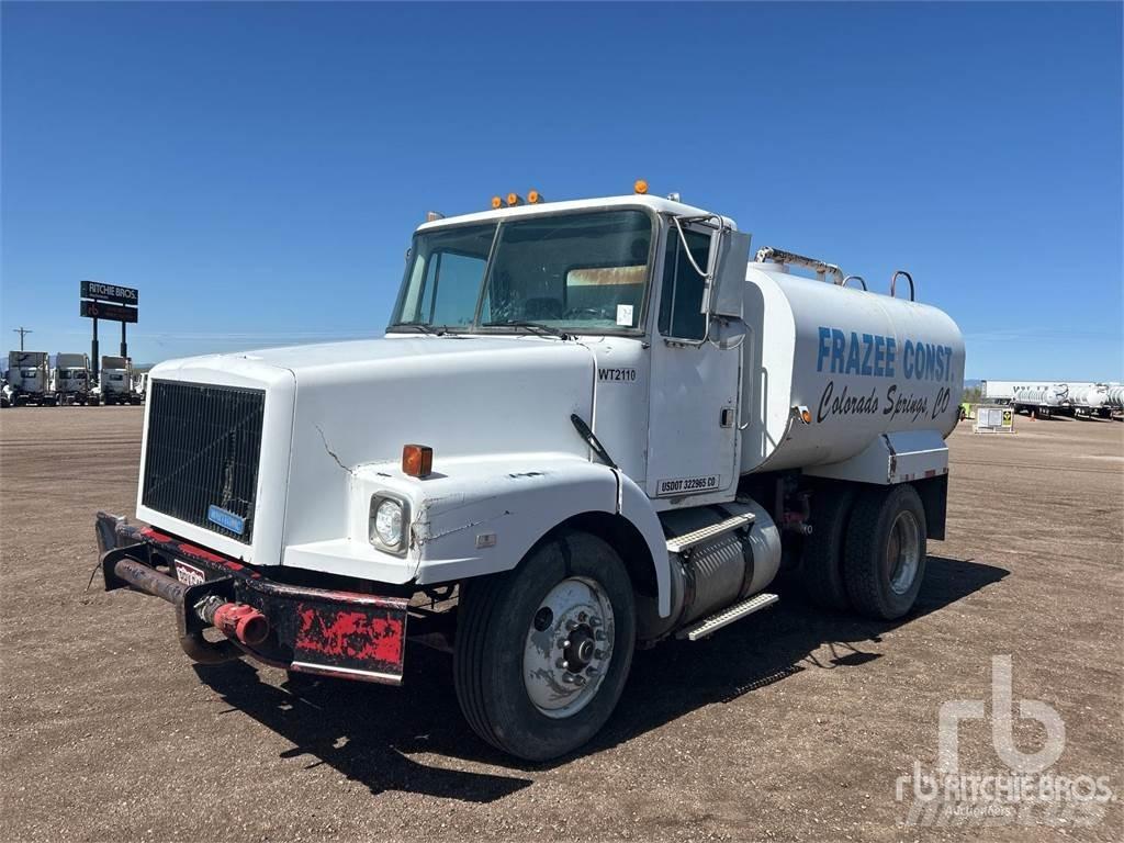 White GMC WG42T Vízszállító teherautók