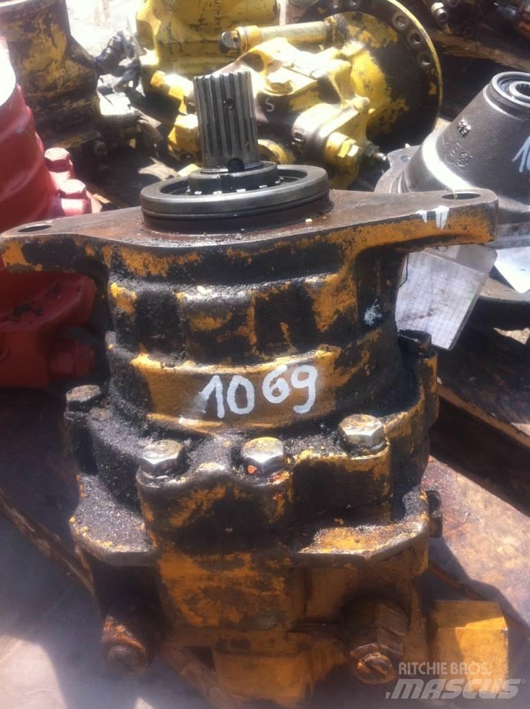 Komatsu MB90 Motorok