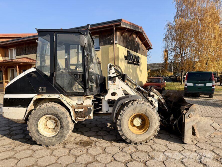 CAT 906 Gumikerekes homlokrakodók