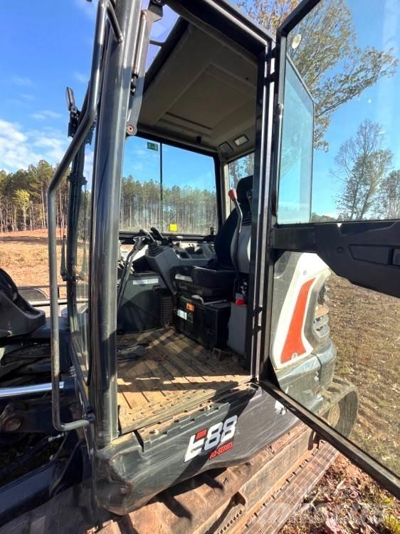 Bobcat E88 R2 Közepes (midi) kotrók 7 t - 12 t