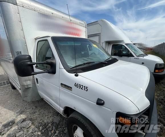 Ford E-350 Dobozos teherautók