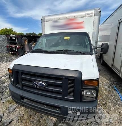 Ford E-350 Dobozos teherautók
