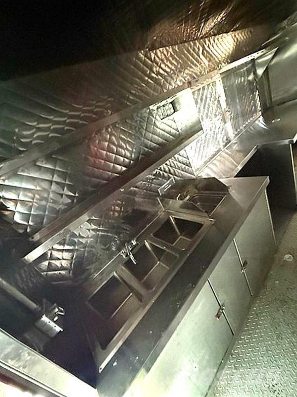 Ford E-350 Dobozos teherautók