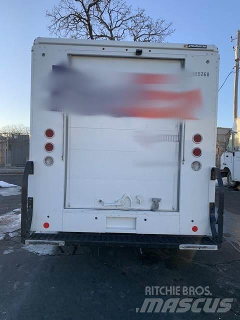 Ford E350 Dobozos teherautók