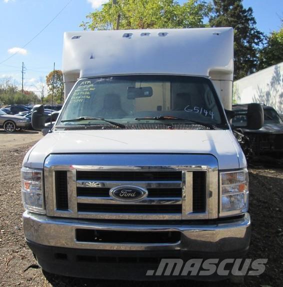Ford E350 Dobozos teherautók