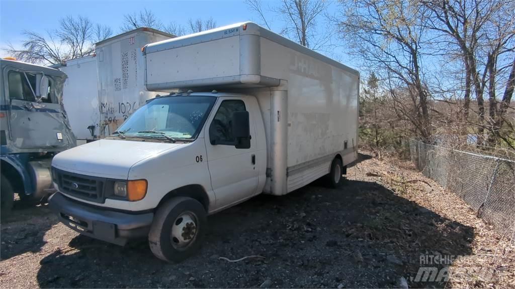 Ford E450 Dobozos teherautók