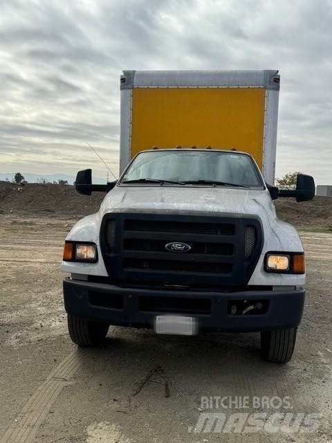 Ford F750 Dobozos teherautók