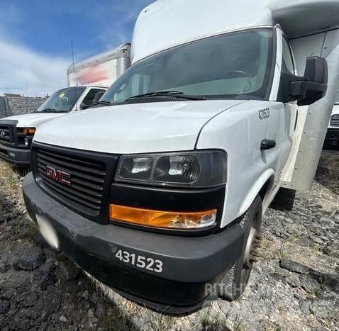 GMC Savana 4500 Dobozos teherautók