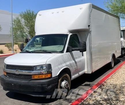 GMC Savana 4500 Dobozos teherautók