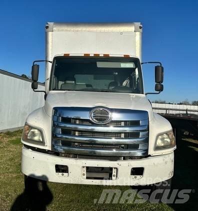 Hino 268 Dobozos teherautók