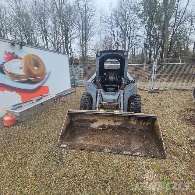 John Deere 320D Kompaktrakodók