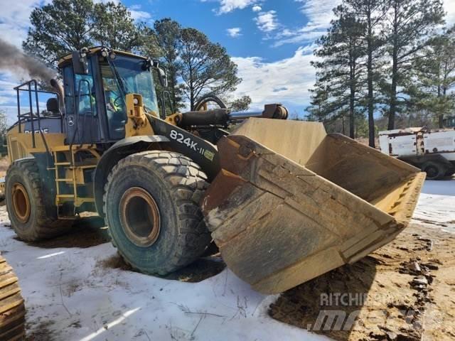 John Deere 824K Gumikerekes homlokrakodók