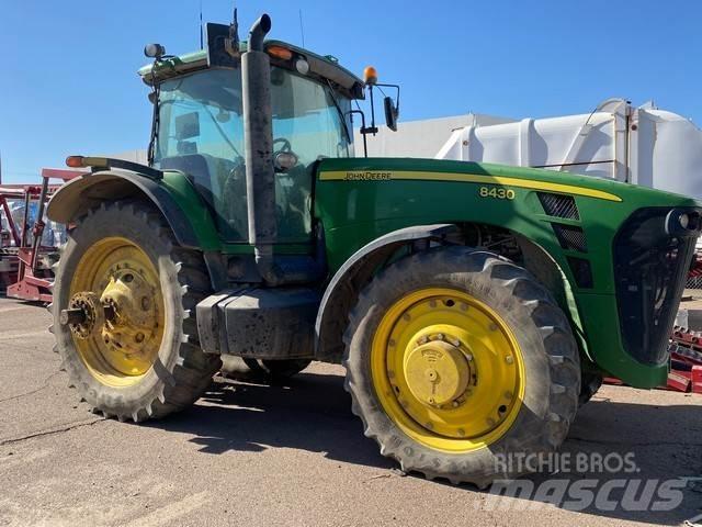 John Deere 8430 Traktorok