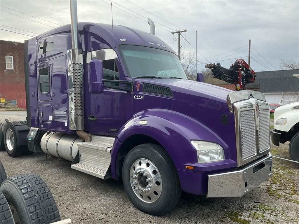 Kenworth T880 Nyergesvontatók