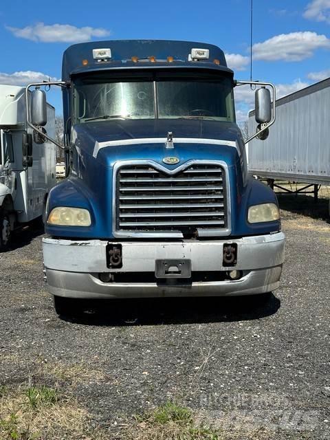 Mack CXN613 Nyergesvontatók