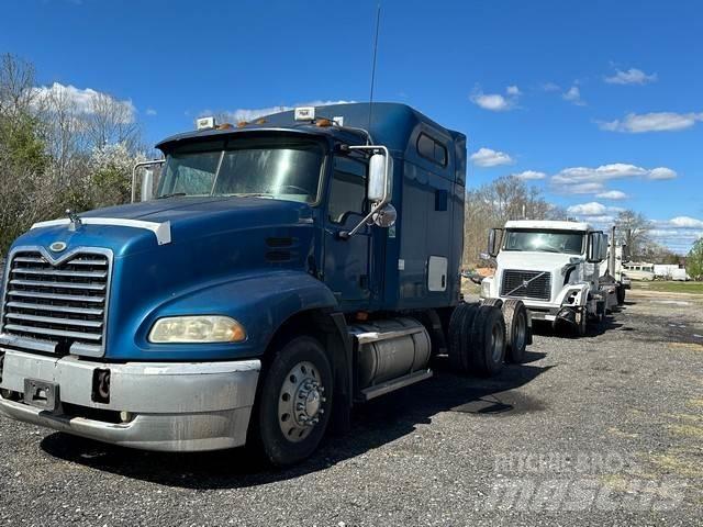 Mack CXN613 Nyergesvontatók