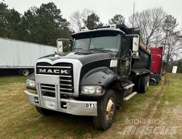 Mack GU713 Billenő teherautók
