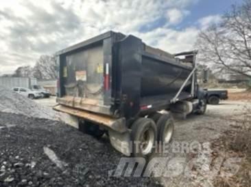 Mack GU713 Billenő teherautók