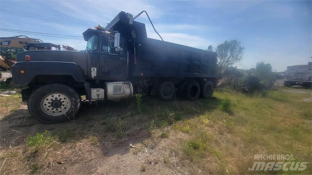 Mack RD6885 Billenő teherautók