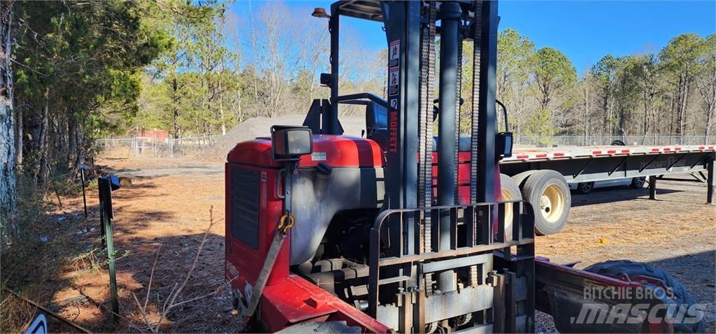 Moffett M55 Tolóoszlopos négyutas targonca