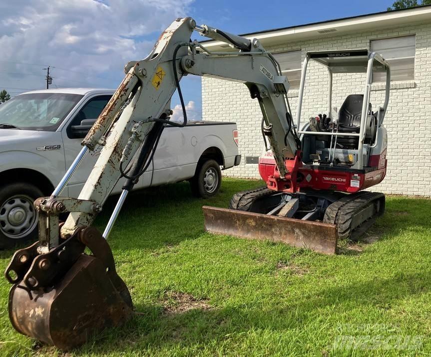 Takeuchi TB240 Közepes (midi) kotrók 7 t - 12 t