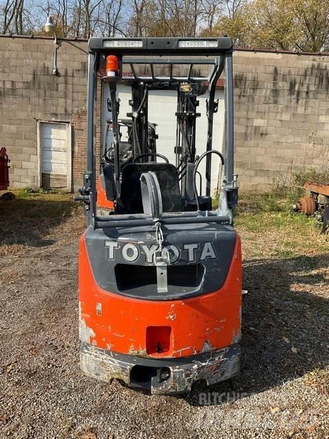 Toyota 8FGCU18 Anyagmozgatás - Egyebek