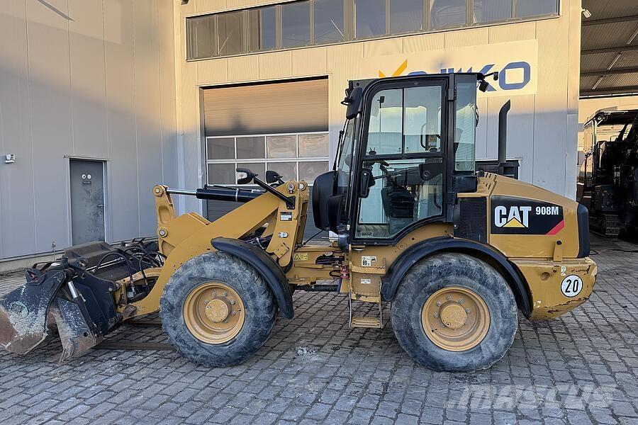 CAT 908 M Gumikerekes homlokrakodók