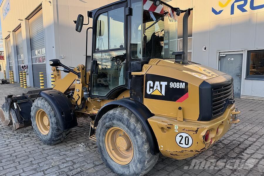 CAT 908 M Gumikerekes homlokrakodók