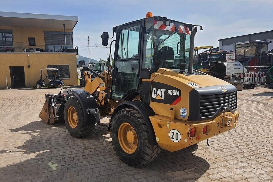 CAT 908 M Gumikerekes homlokrakodók