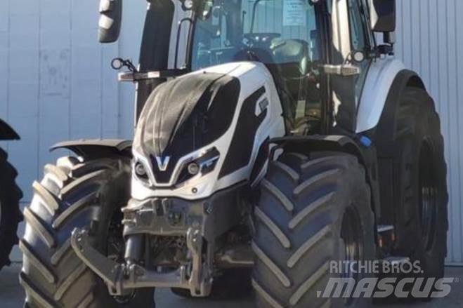 Valtra Q305 Traktorok