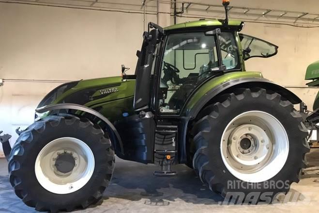 Valtra T235D Traktorok