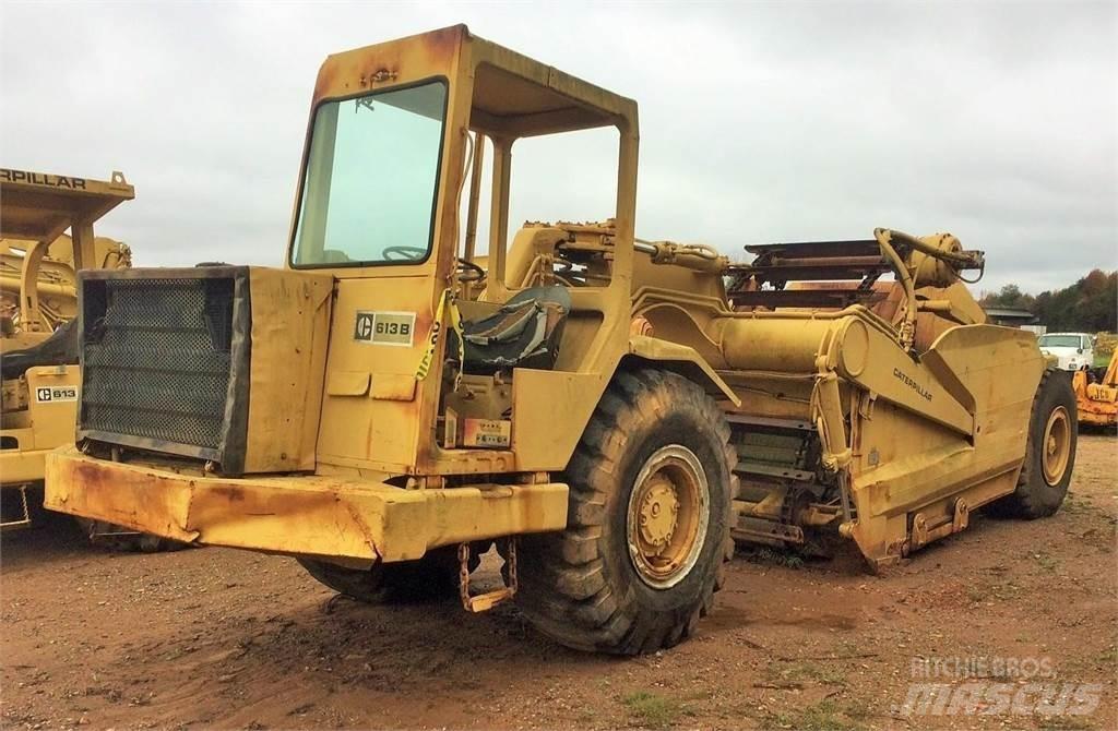 CAT 613B Földnyesők (szkréperek)