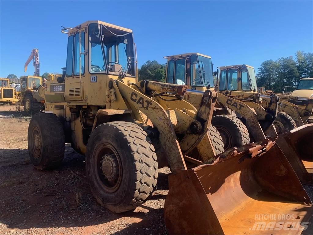 CAT 926E Gumikerekes homlokrakodók