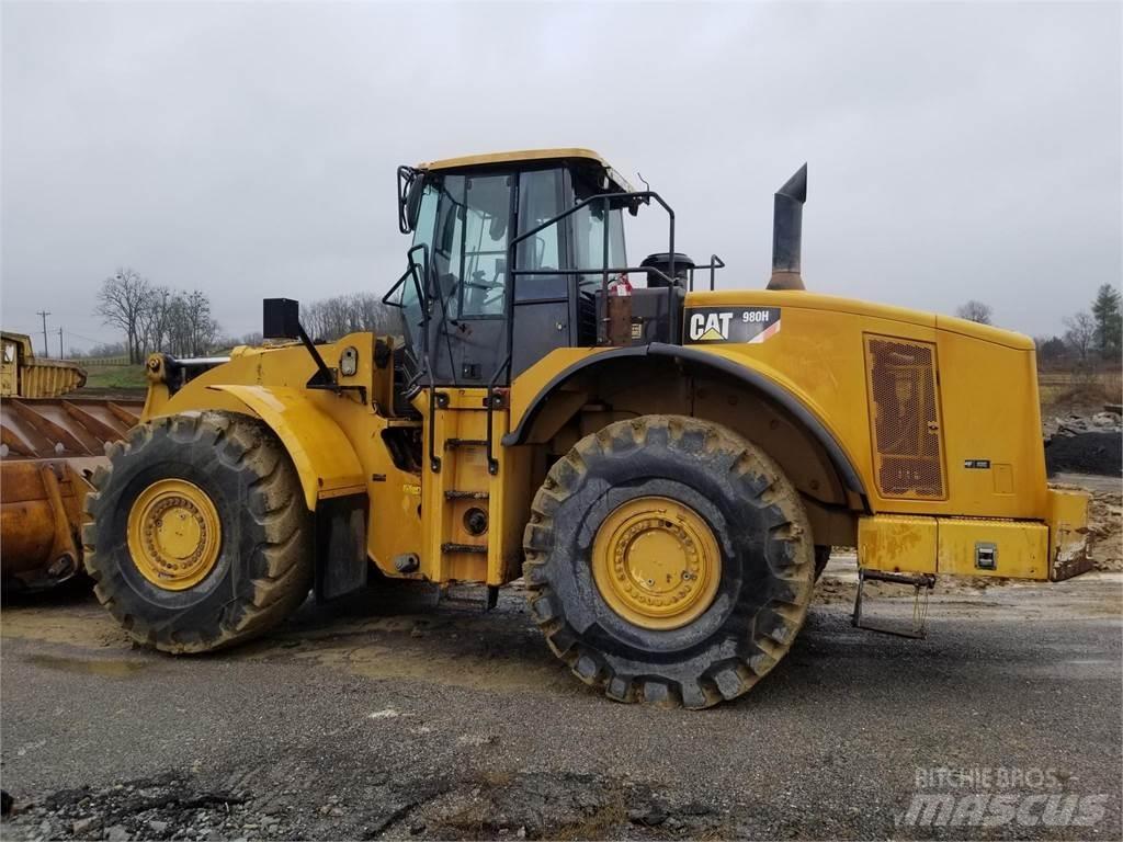 CAT 980H Gumikerekes homlokrakodók