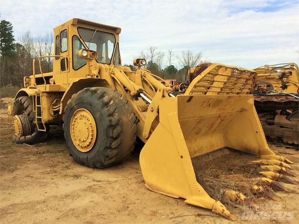 CAT 988 Gumikerekes homlokrakodók